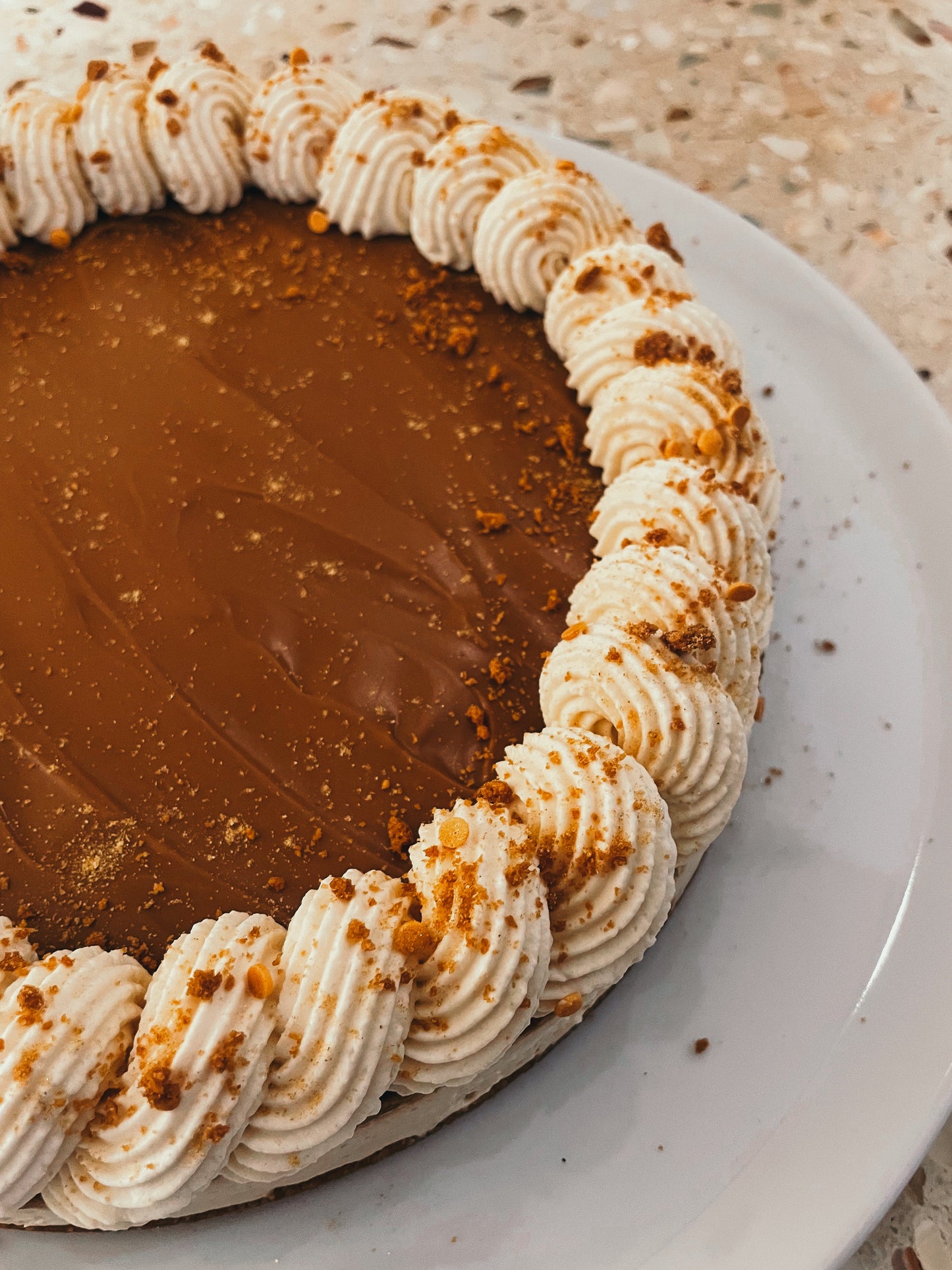 Deluxe Speculoos Cheesecake (8-12p)
